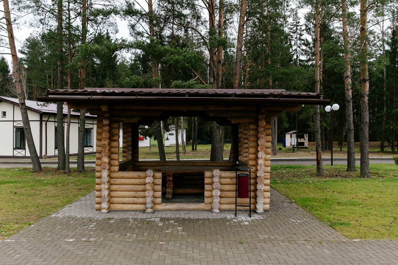 Zhodzina Baza Otdykha Chaika酒店 外观 照片